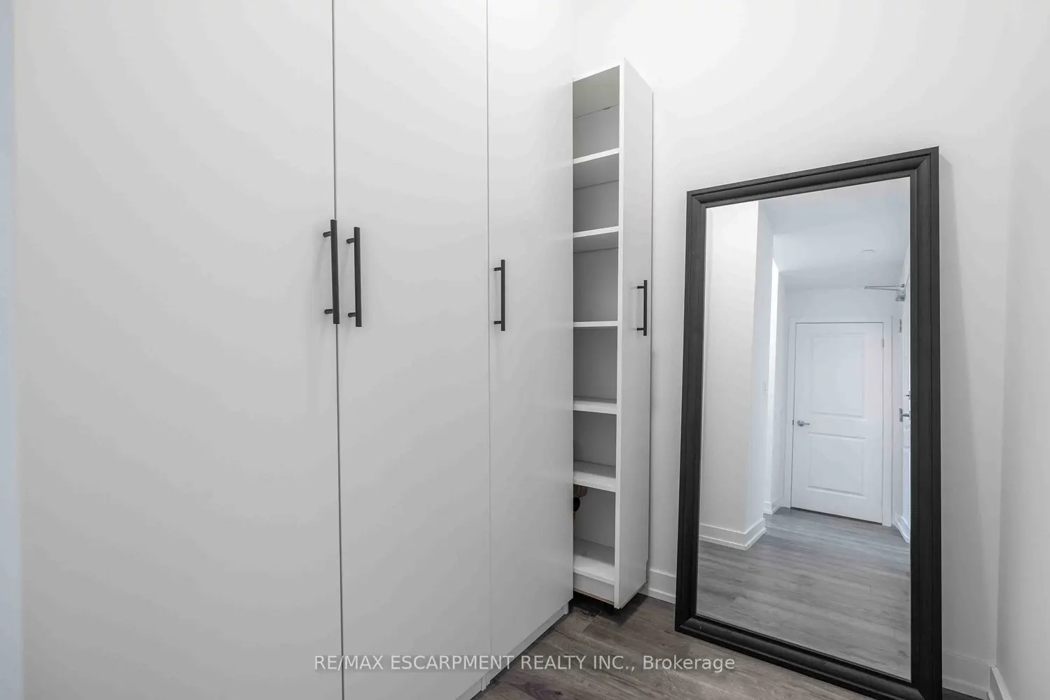 Additional image 5 of 5055 Greenlane Road 541