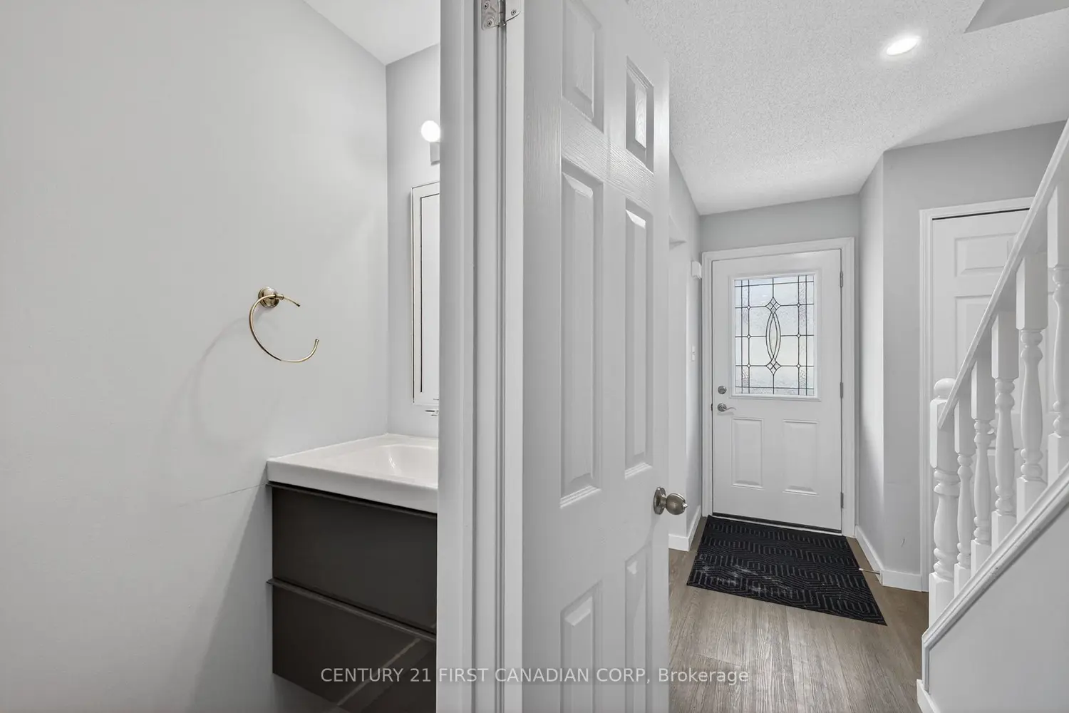 70 Chapman Court 55 photo 3