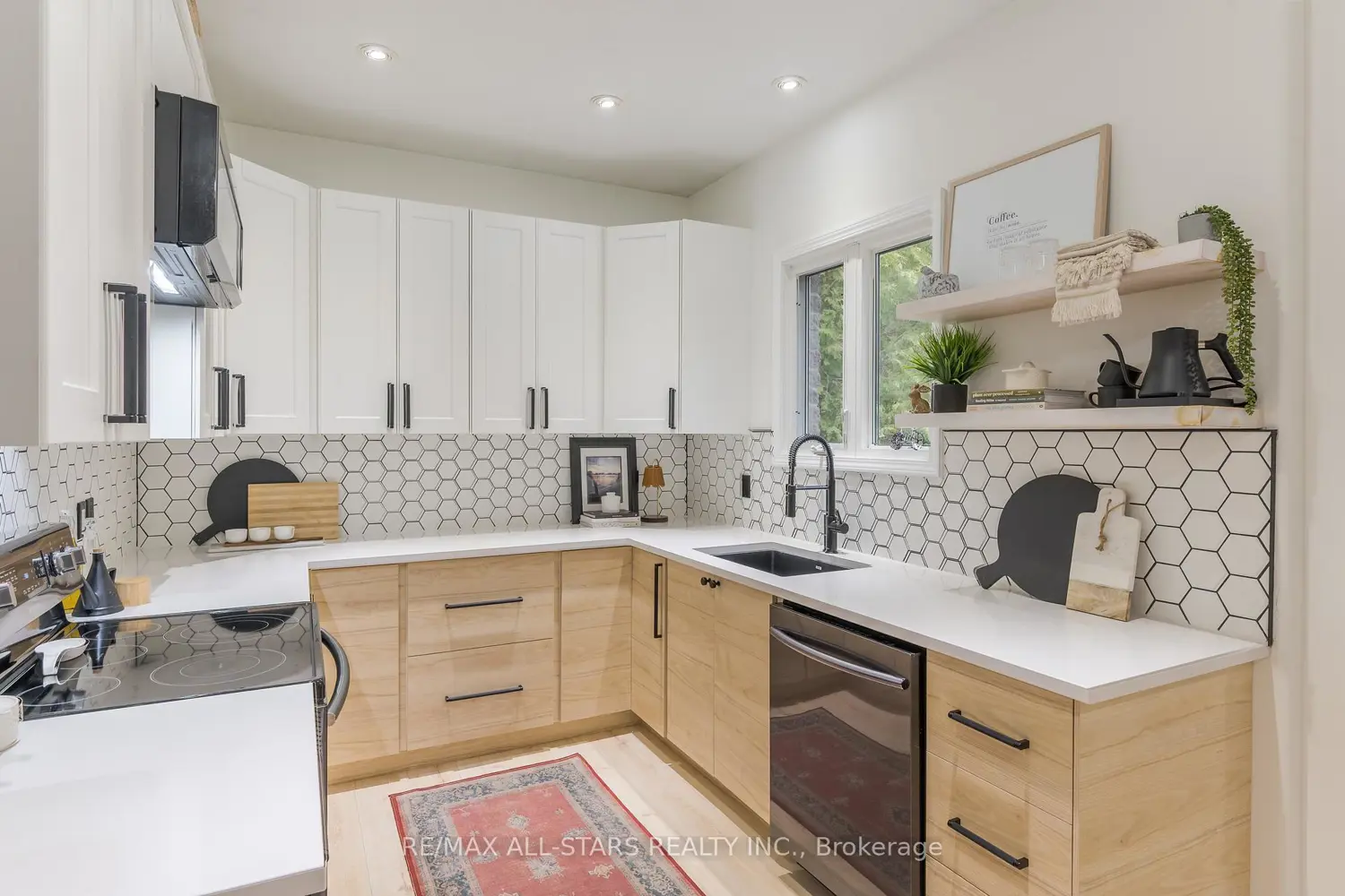 47 Meadowland Drive photo 3