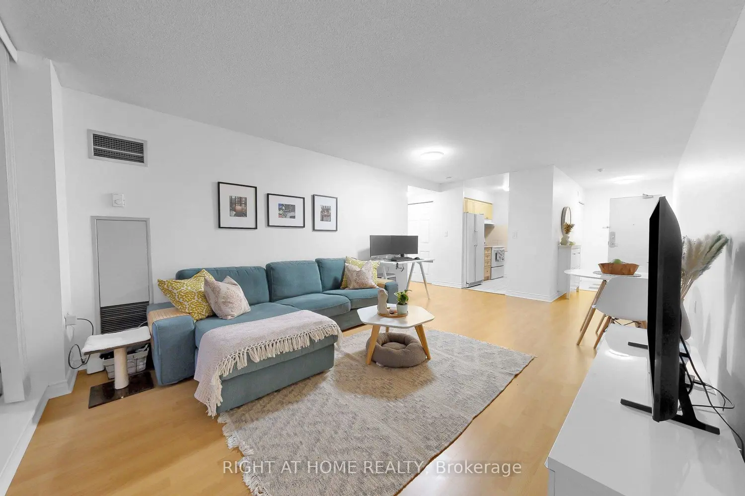 Additional image 5 of 2100 John Street 216