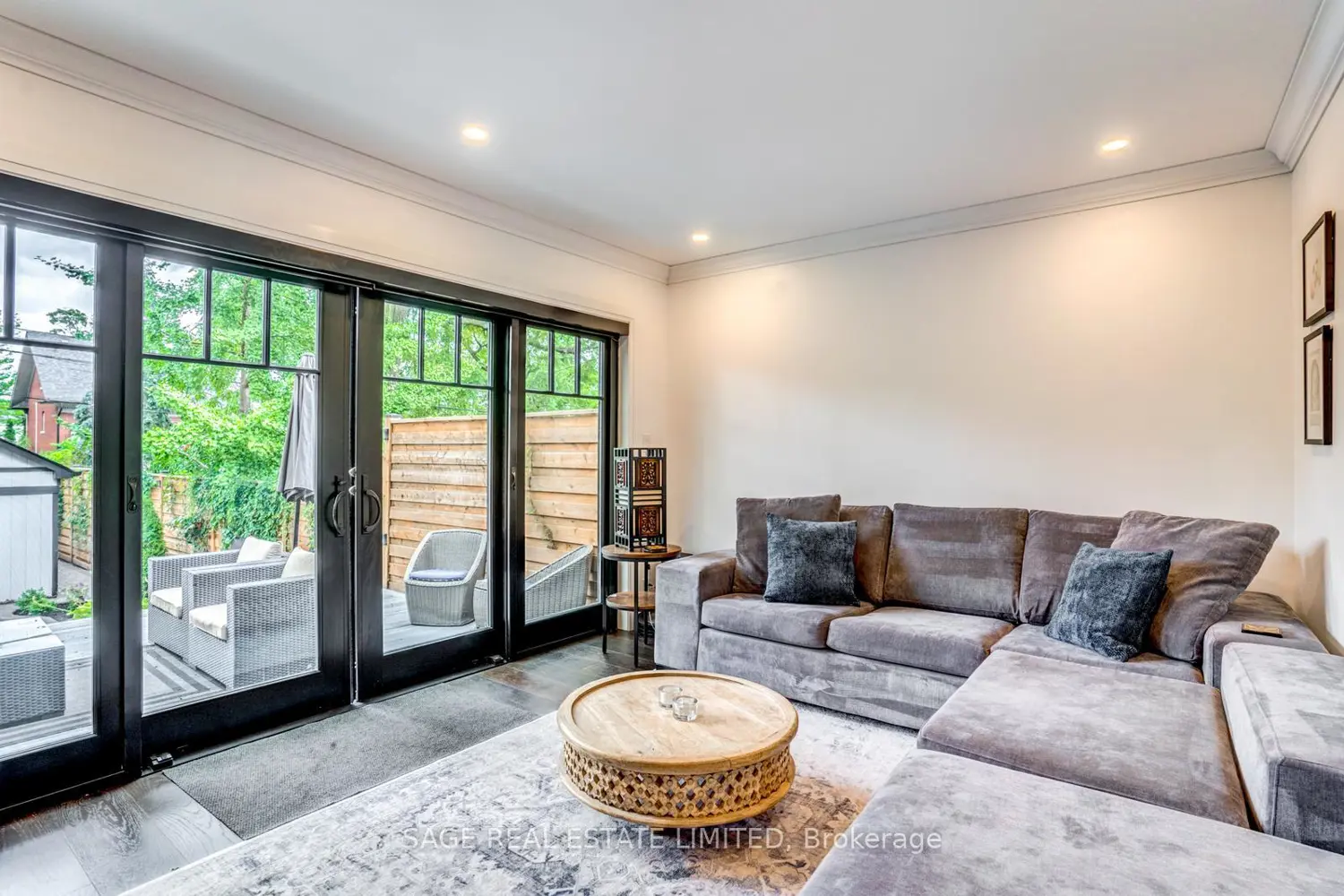156 Craighurst Avenue photo 3