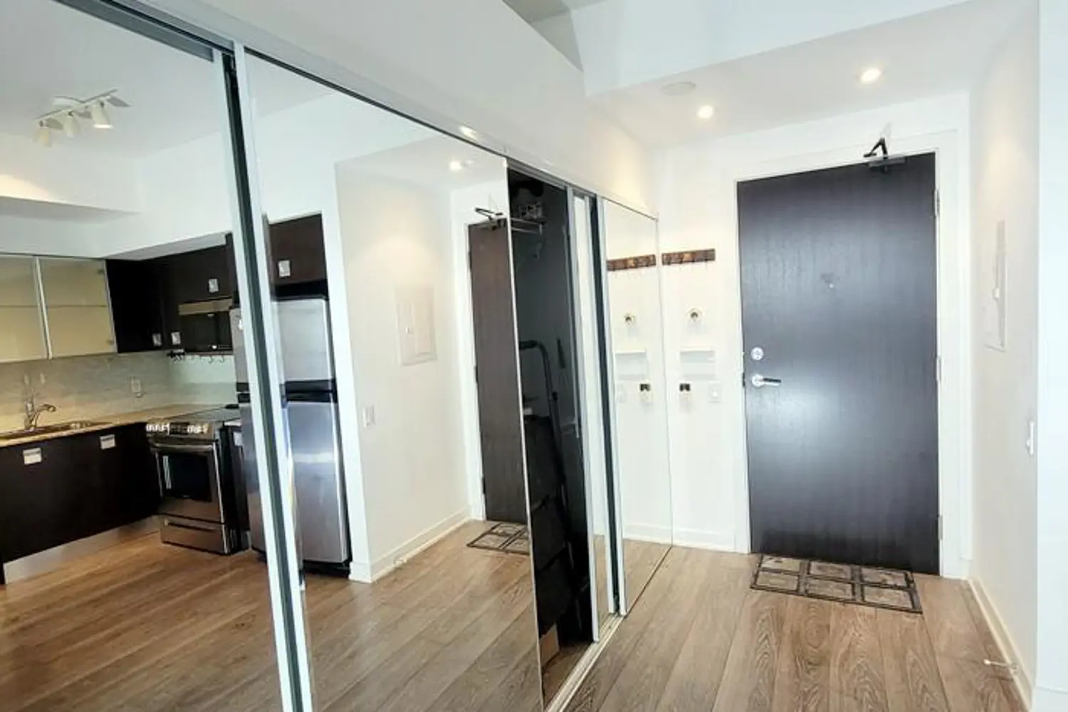 Additional image 5 of 33 Charles Street 2706