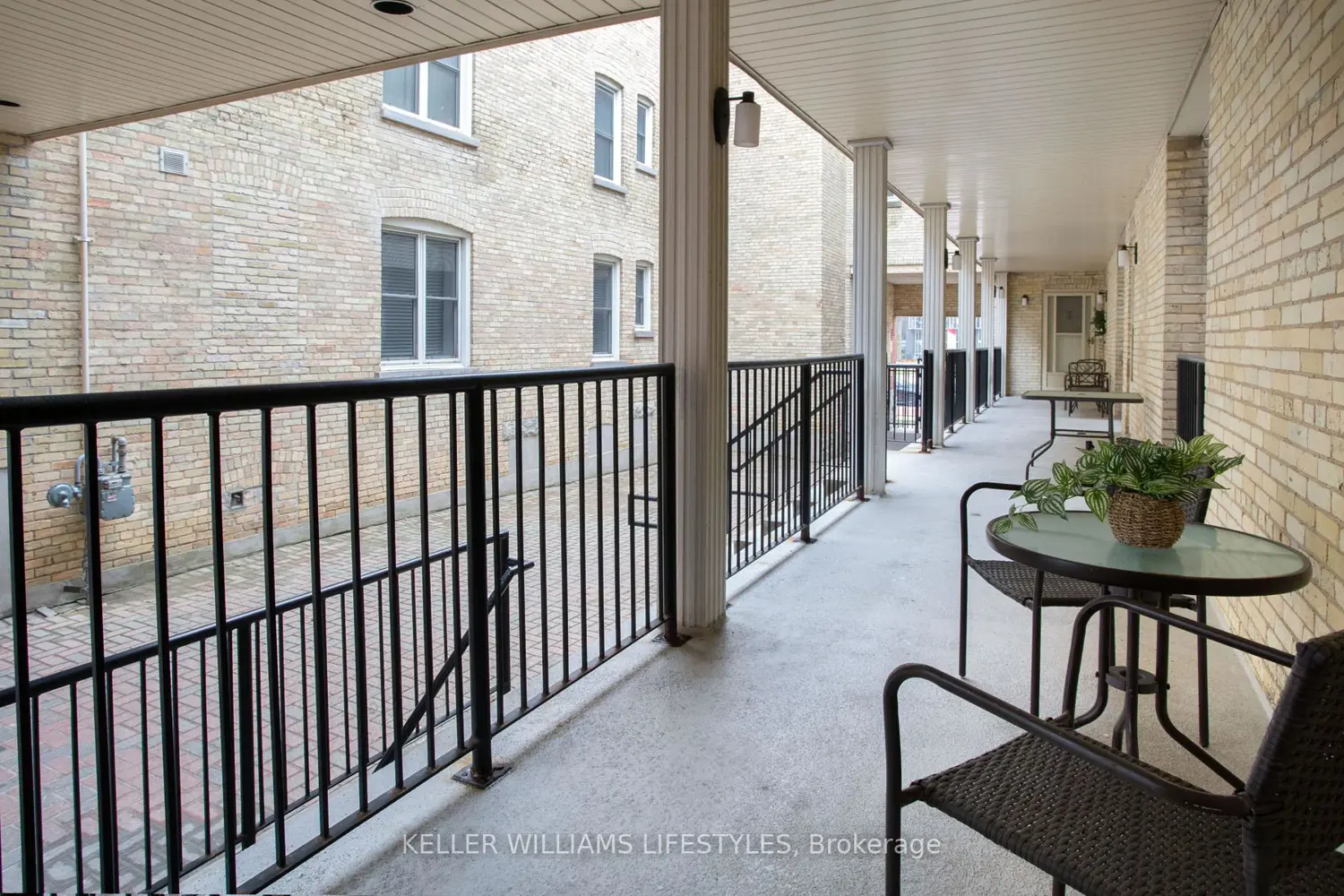 275 Queens Avenue 105 photo 3