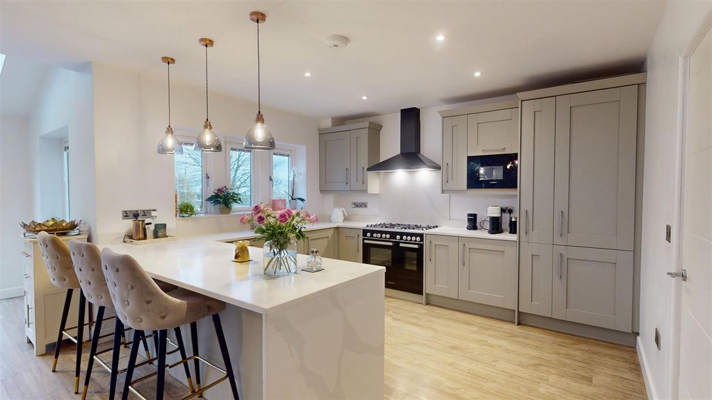 Additional image 3 of 5 bed detached house for saleVictoria Drive, Northowram, Halifax HX3