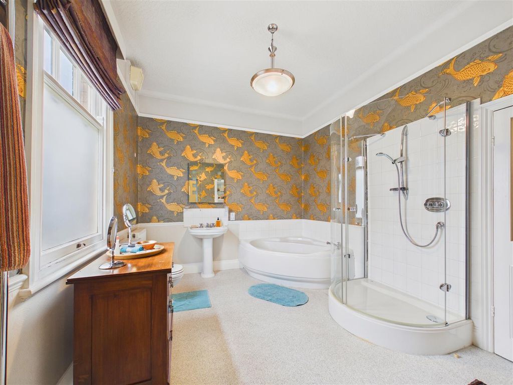 Additional image 15 of 5 bed semi-detached house for saleDavenport Avenue, Hessle HU13