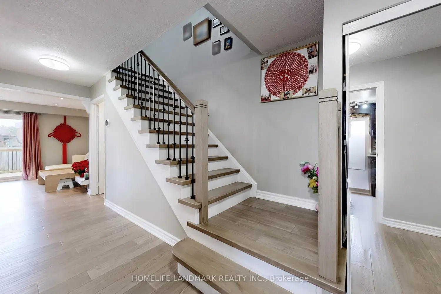 75 Dragoon Crescent photo 5