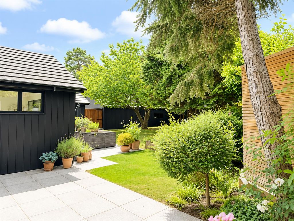 Additional image 47 of 4 bed detached bungalow for saleWatermill Lane, Hertford SG14