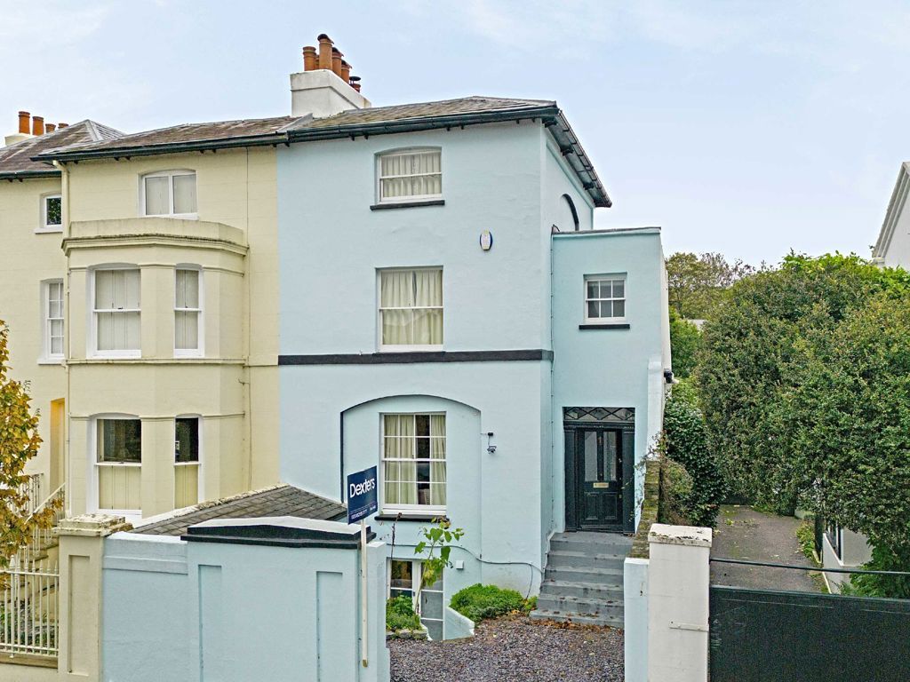 3 bed semi-detached house for saleChurch Street, Hampton TW12