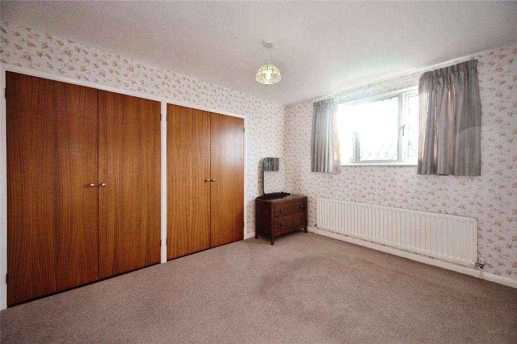 Additional image 12 of 4 bed detached house for saleMarine Walk, Hayling Island, Hampshire PO11