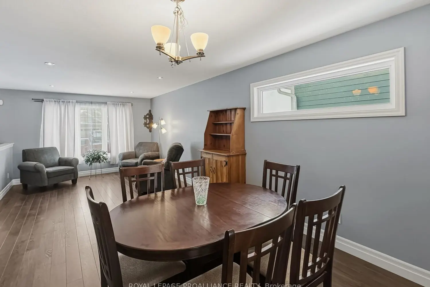 8 Tessa Boulevard photo 2