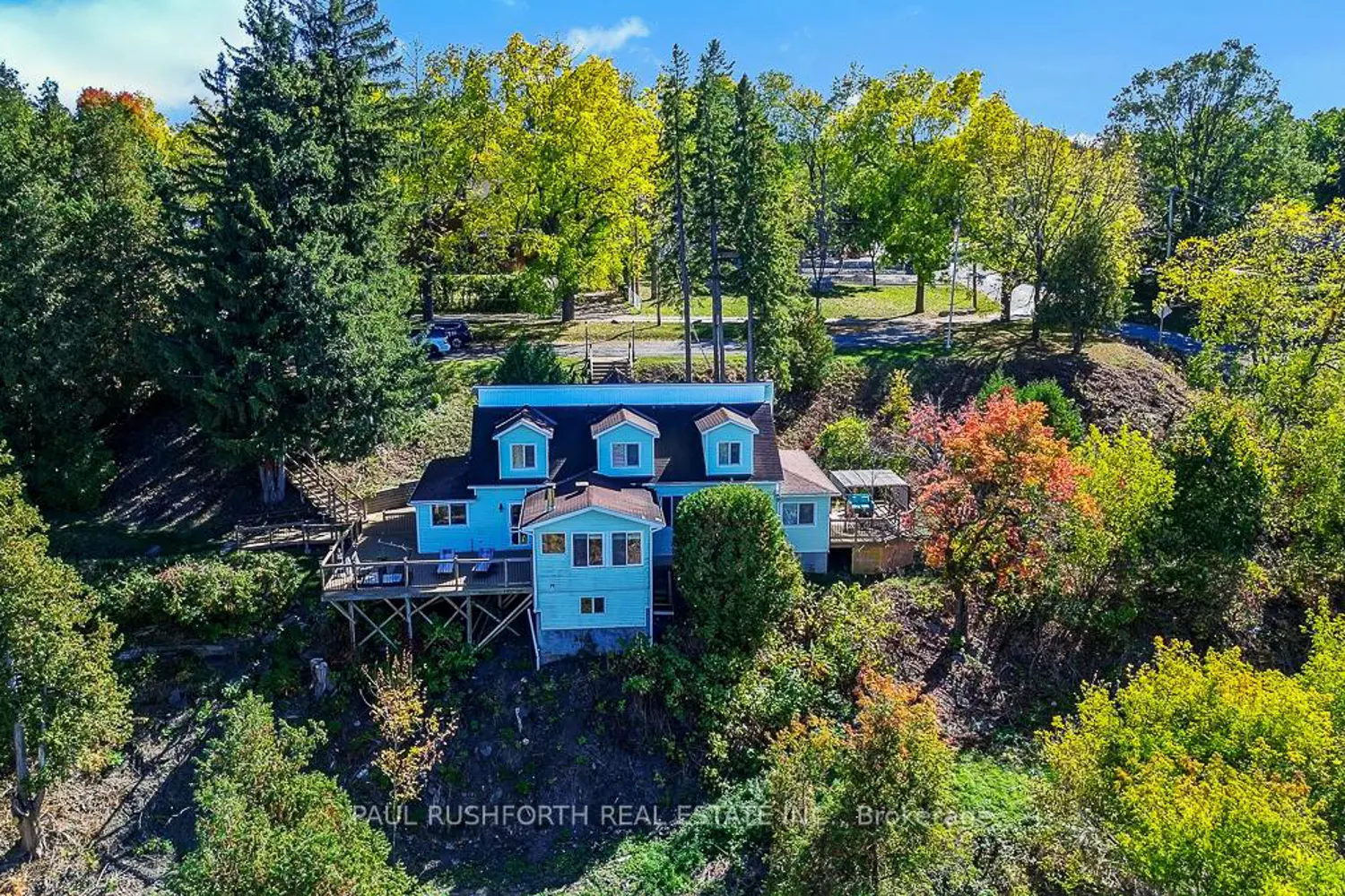 1565 Lilac Lane photo 2