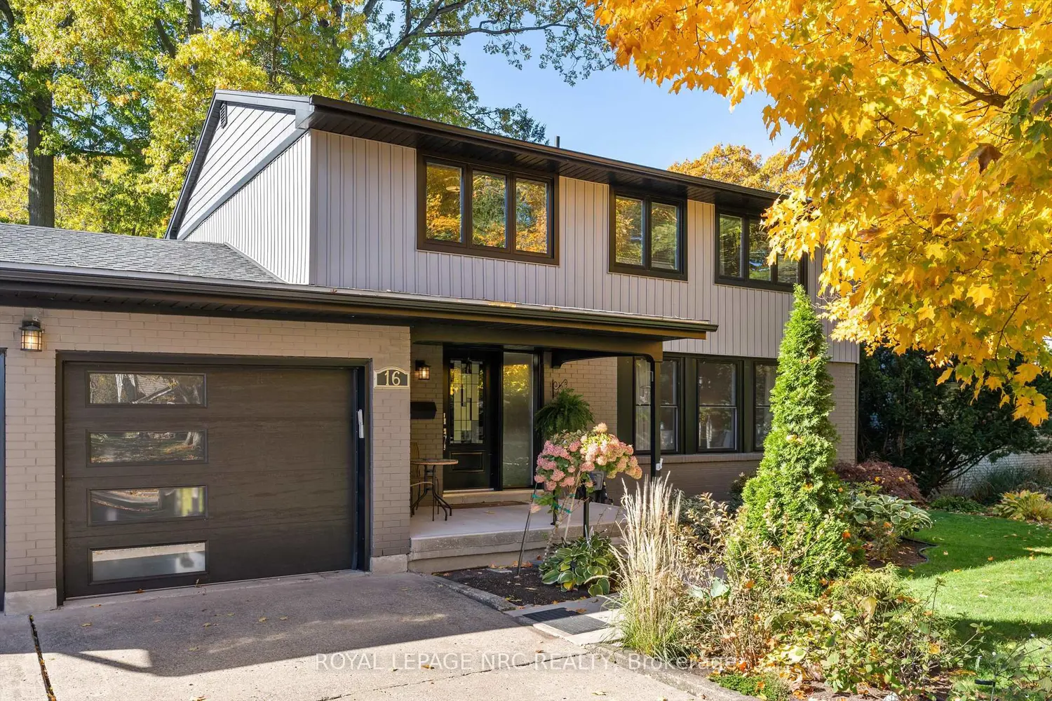 16 Briarfield Crescent photo 2