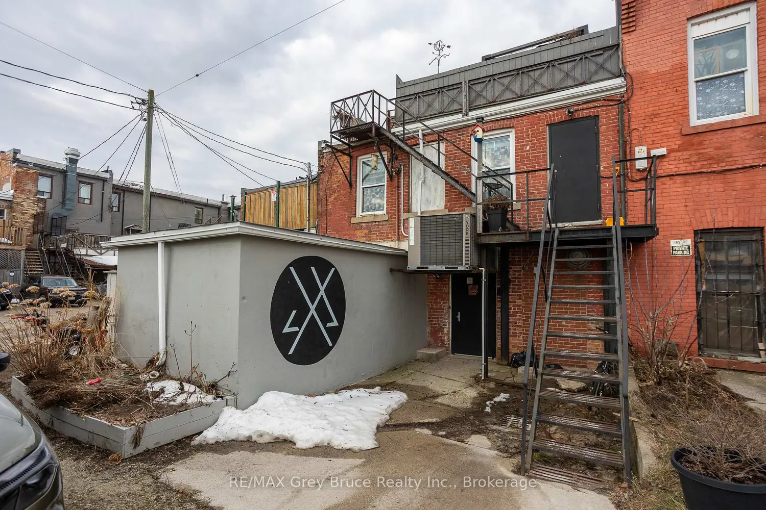 827 2Nd Avenue photo 2