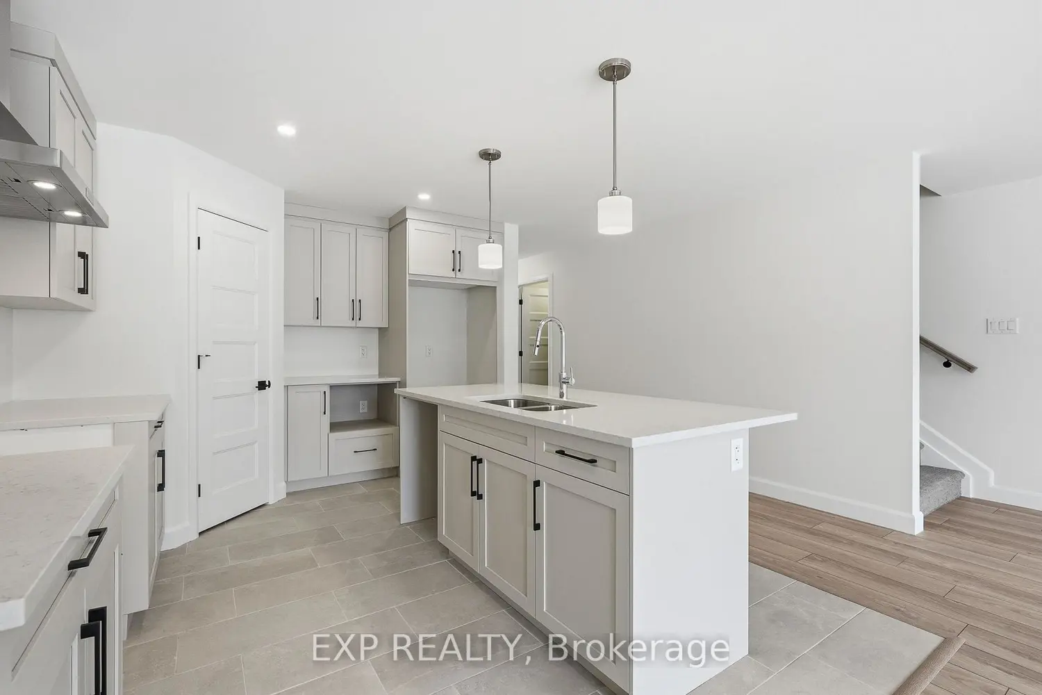 123 Lorie Street photo 4