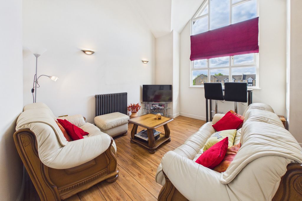 Additional image 6 of 3 bed flat for saleStephenson Wharf, Hemel Hempstead HP3
