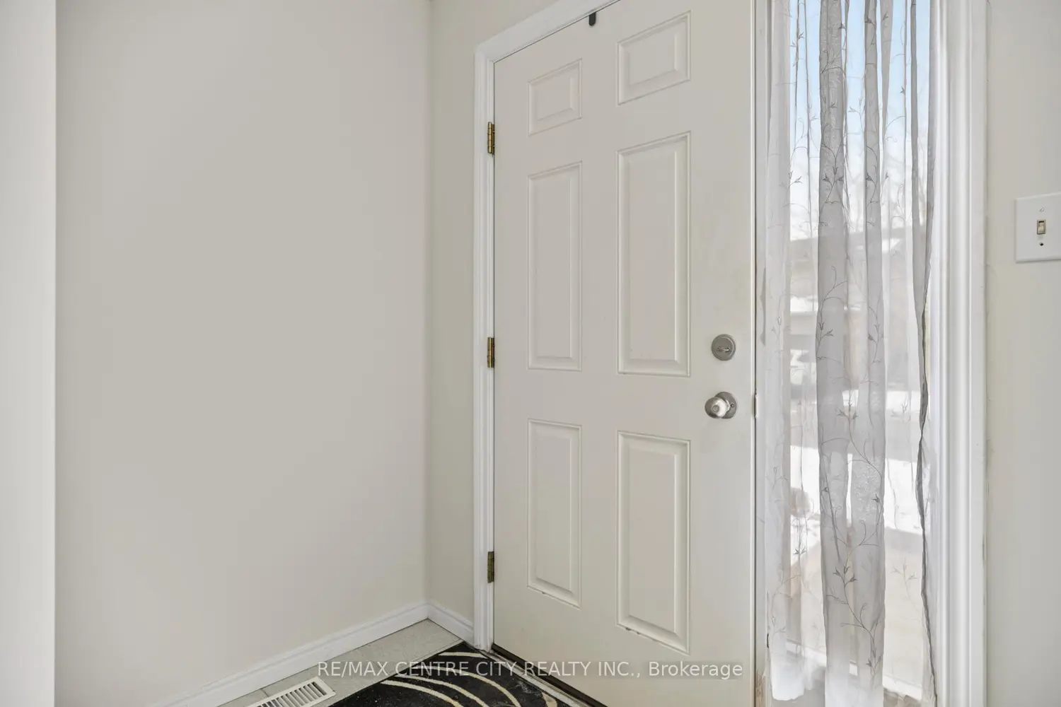 1199 Hamilton Road 58 photo 2