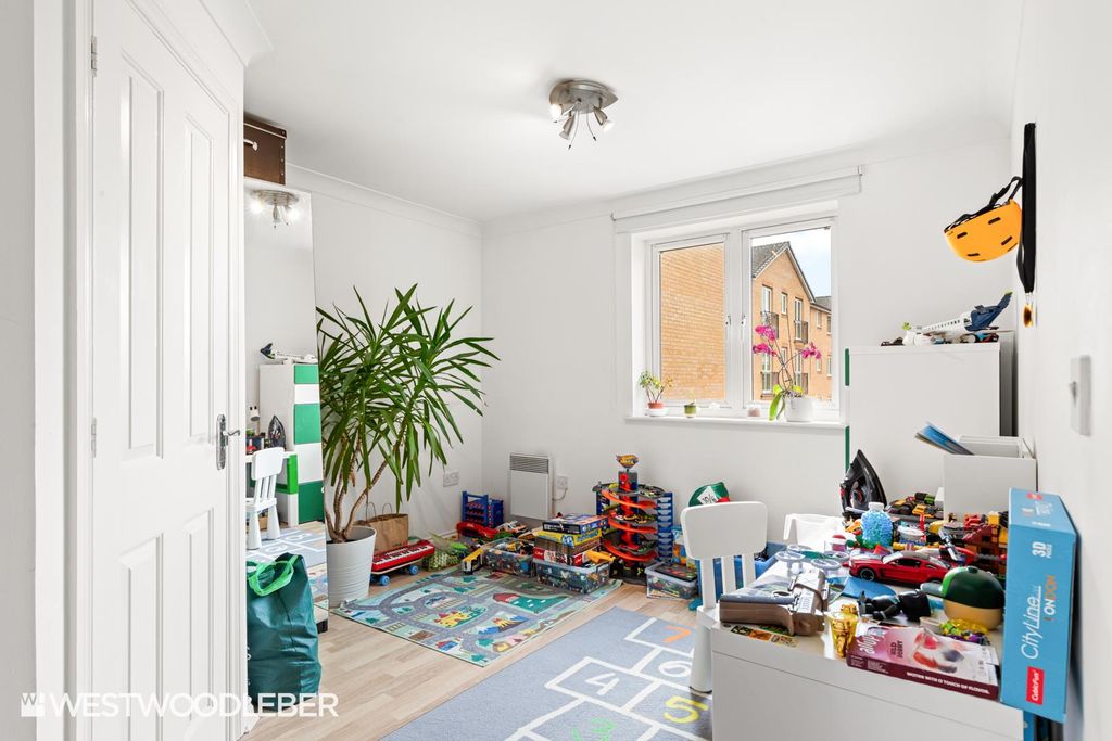 Additional image 9 of 2 bed flat for saleTaverners Way, Hoddesdon EN11