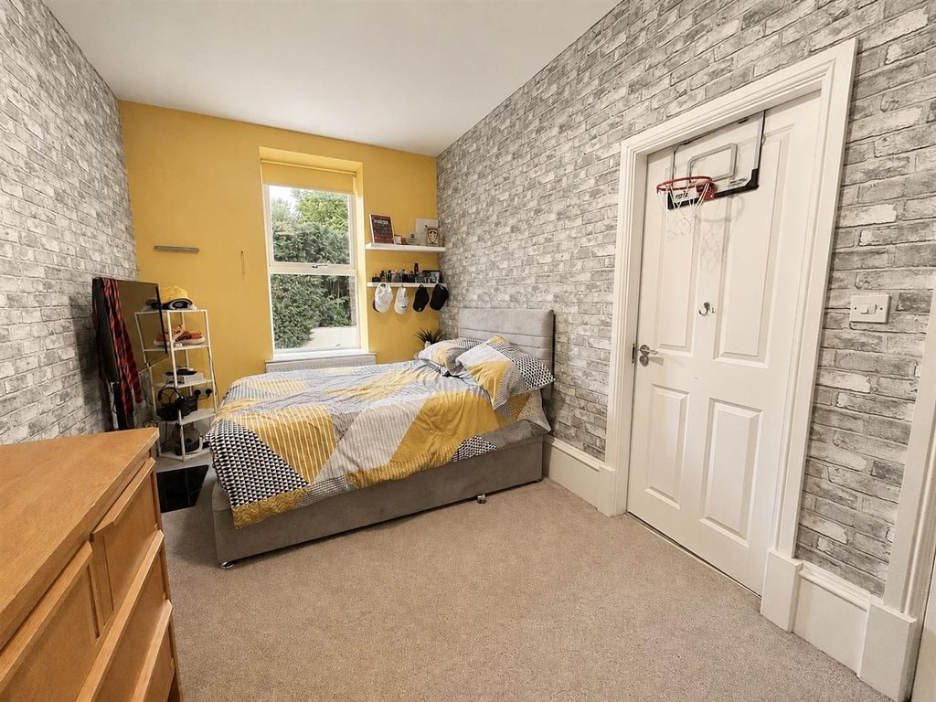 Additional image 20 of 4 bed semi-detached house for saleLinden Road, Halifax HX3