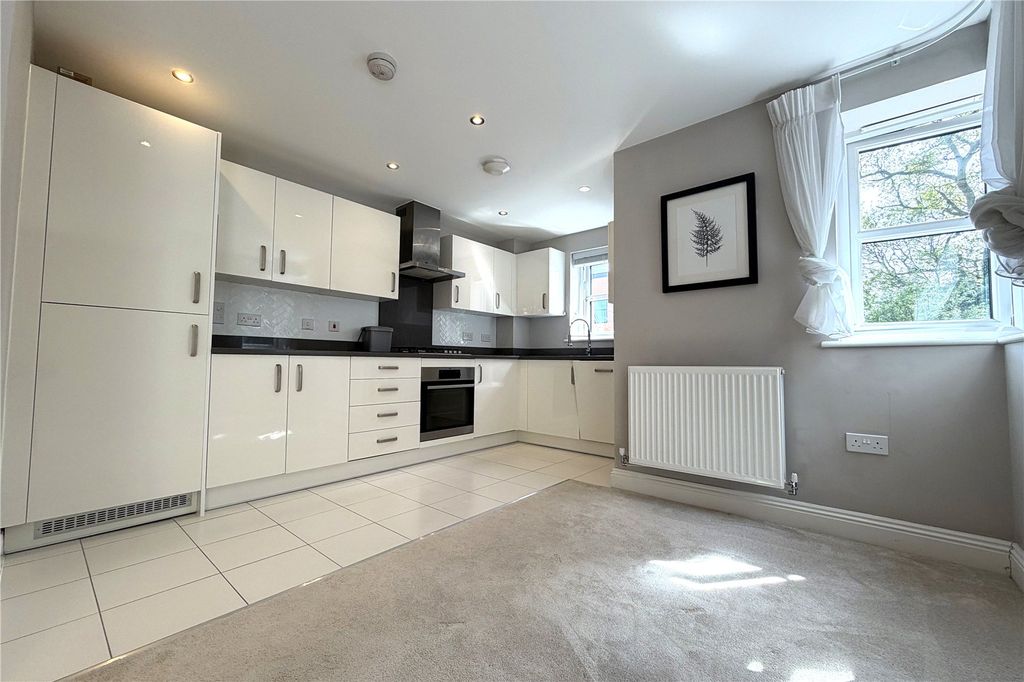 Additional image 6 of 2 bed flat for saleCarter Court, Hook, Hampshire RG27