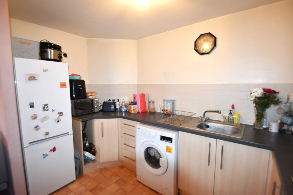 Additional image 5 of 2 bed flat for sale11 Little Hackets, Havant PO9