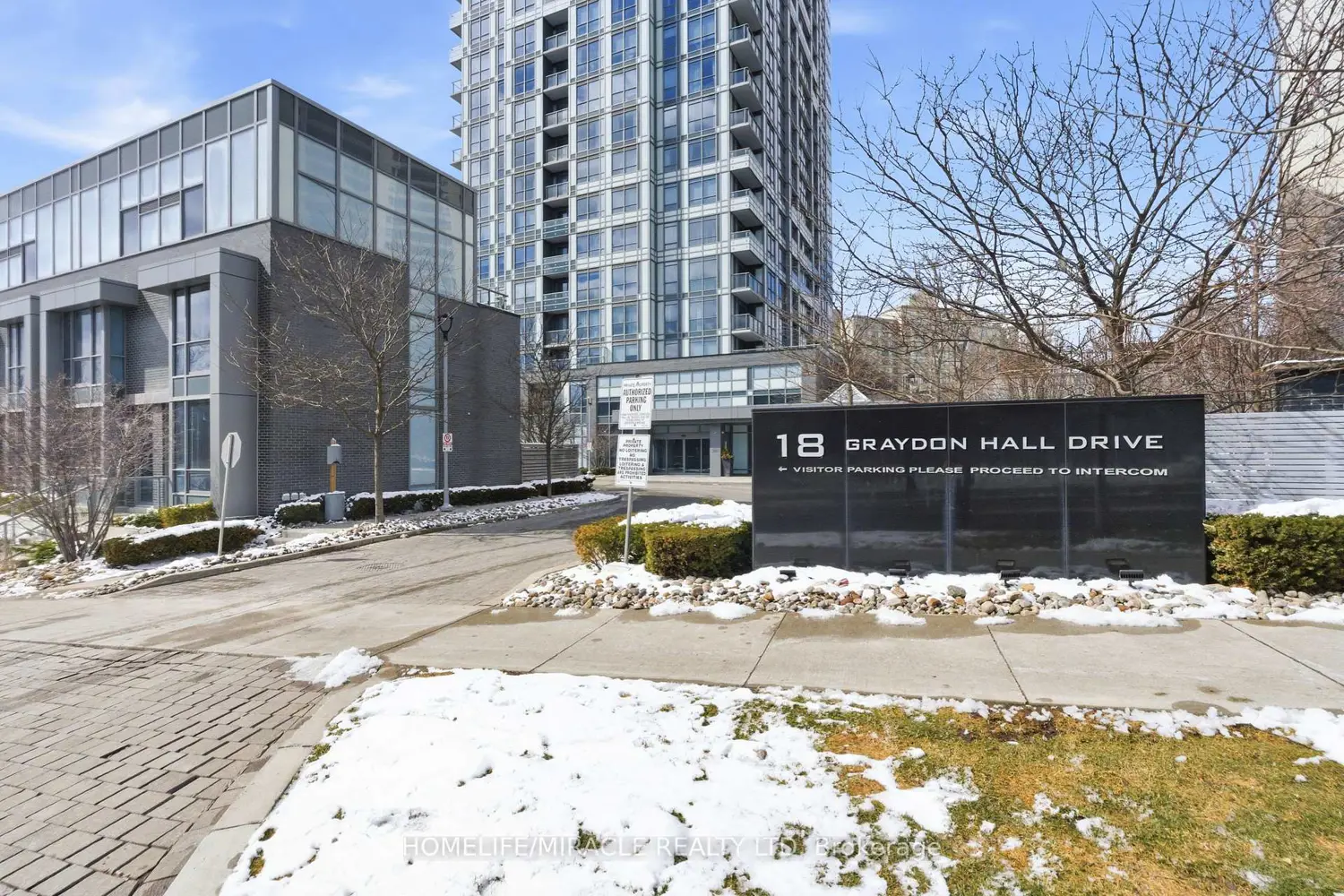 18 Graydon Hall Drive 1705