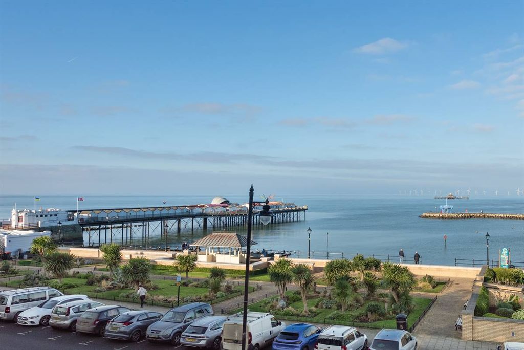 Additional image 3 of 5 bed terraced house for saleCentral Parade, Herne Bay CT6