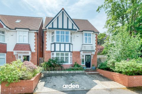 St. Johns Close, Moseley B13