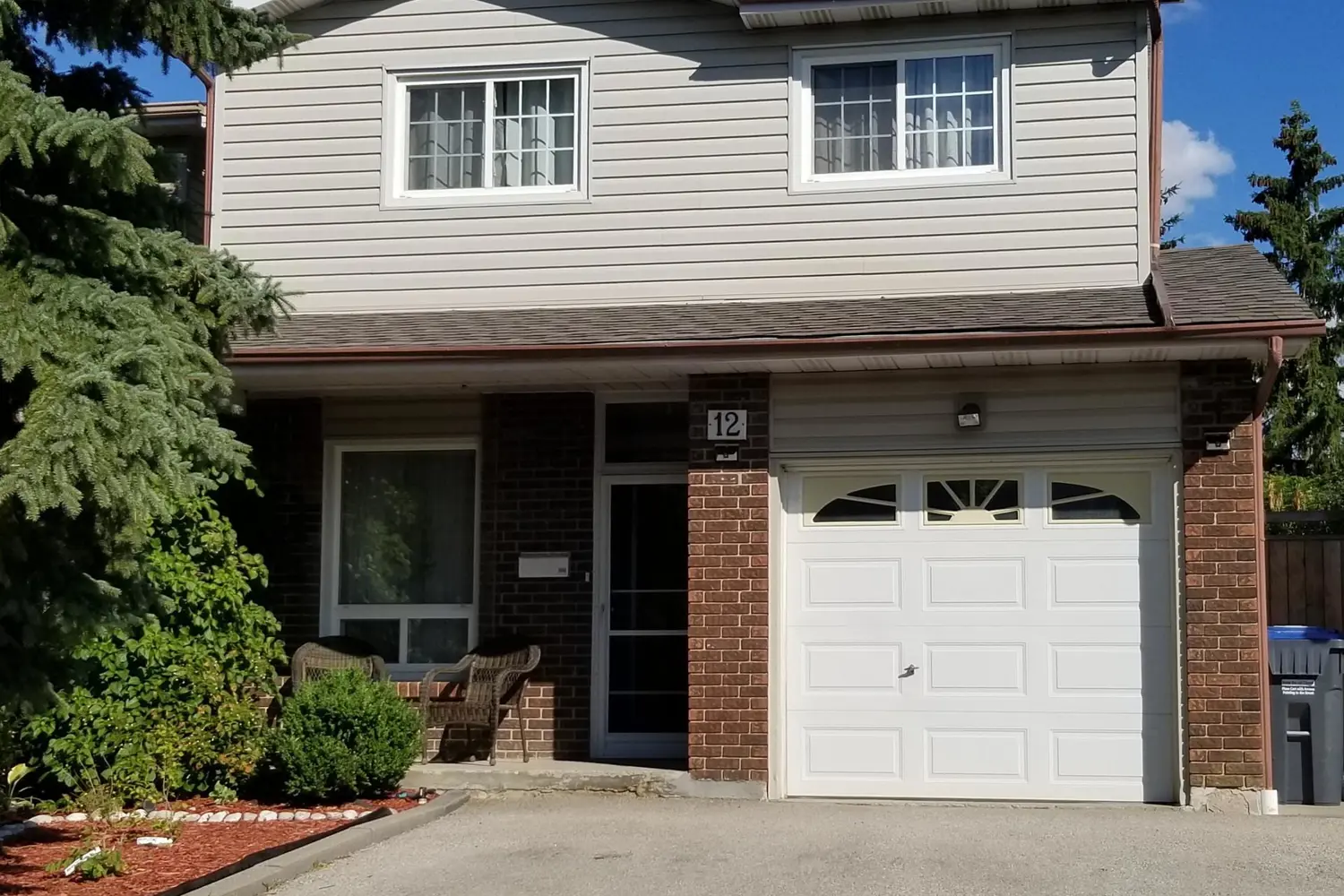 12 Simmons Boulevard