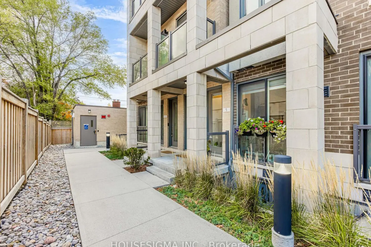 713 Lawrence Avenue 5 photo 2