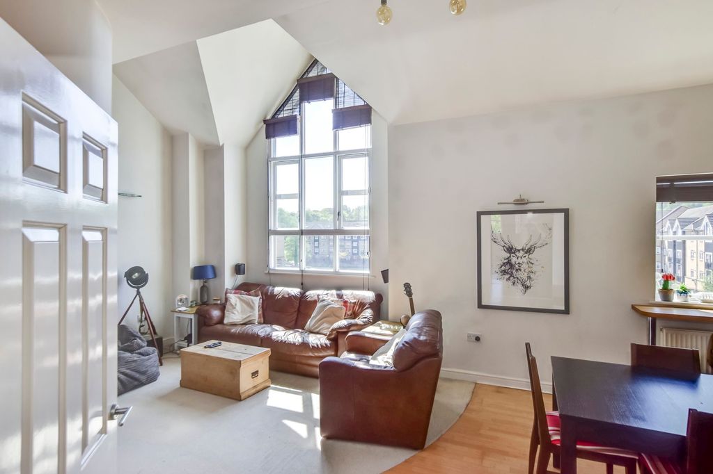 Additional image 6 of 3 bed flat for saleEvans Wharf, Hemel Hempstead HP3