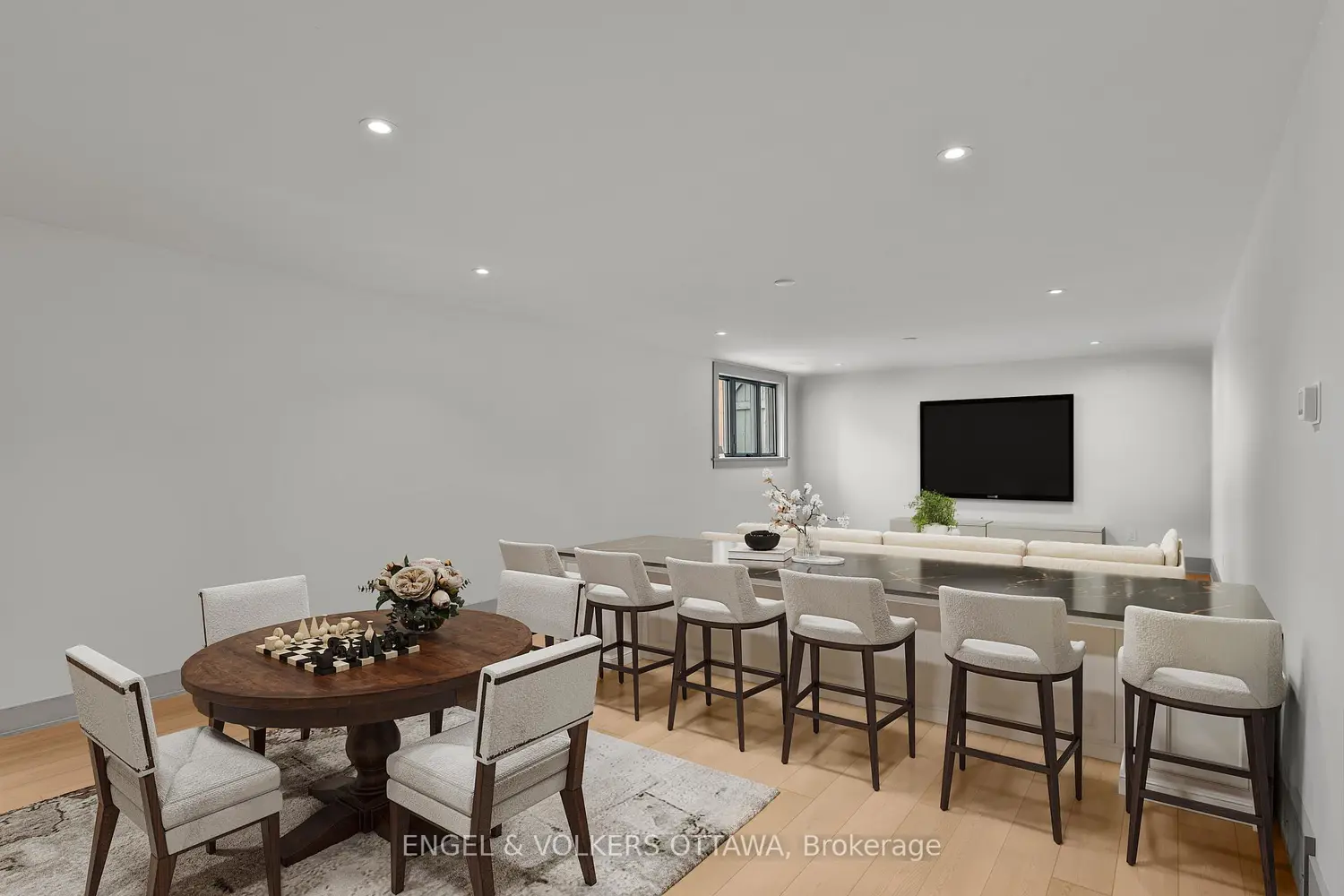 Additional image 16 of 37 Clarendon Avenue