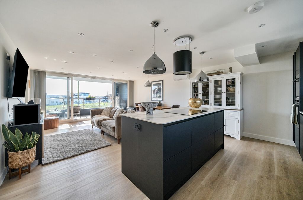 Additional image 2 of 4 bed detached house for saleSandy Beach Estate, Hayling Island, Hampshire PO11