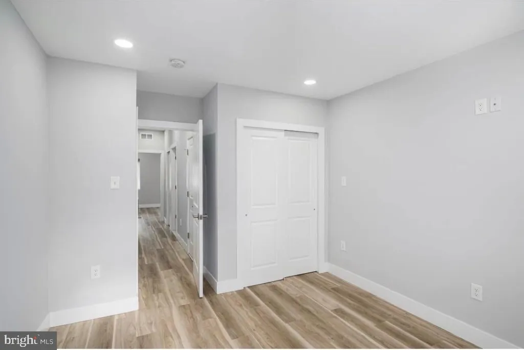 23 E Silver Street, Philadelphia, PA 19134