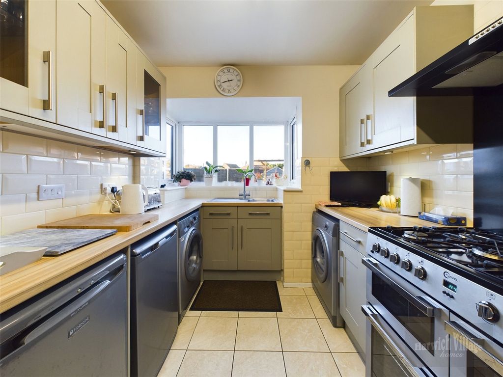 Additional image 8 of 3 bed bungalow for saleDove Crescent, Harwich, Essex CO12