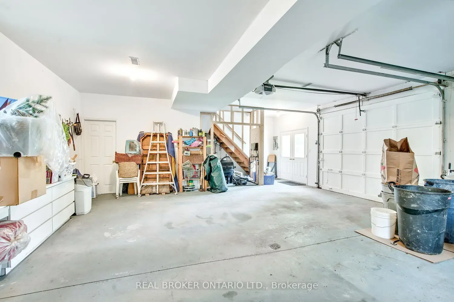 Additional image 4 of 519 Queenston Road