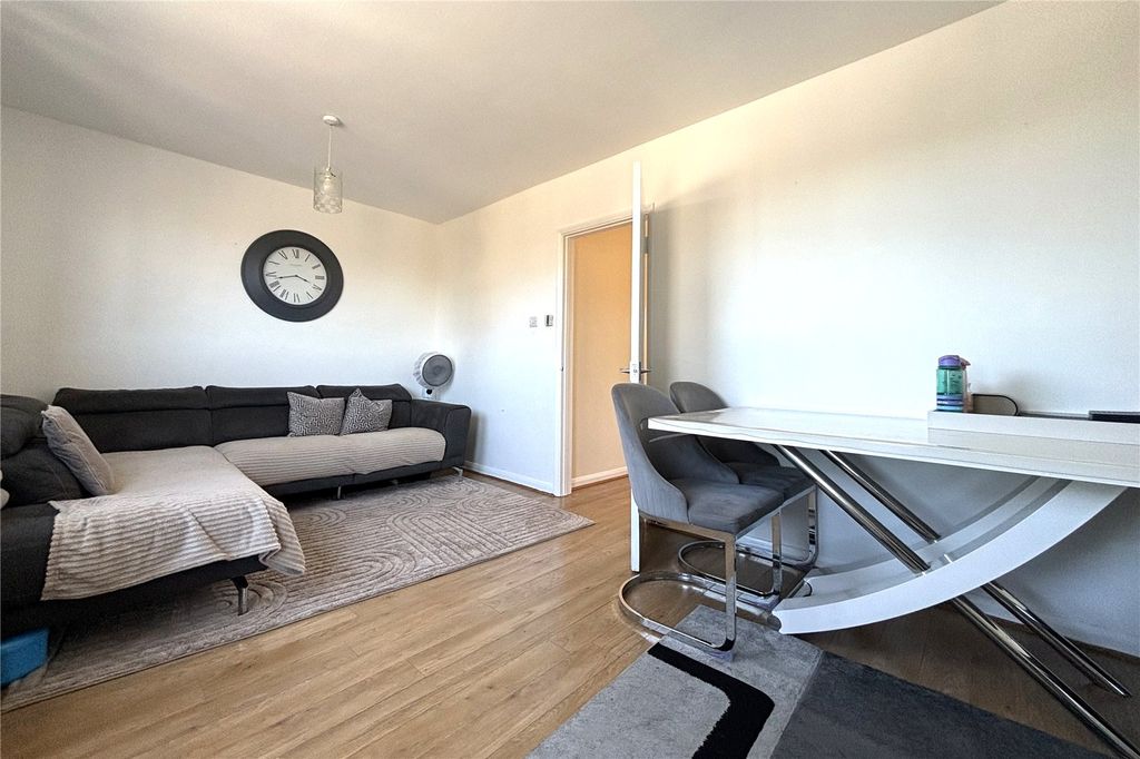 Additional image 4 of 2 bed maisonette for saleStation Road, Hook, Hampshire RG27