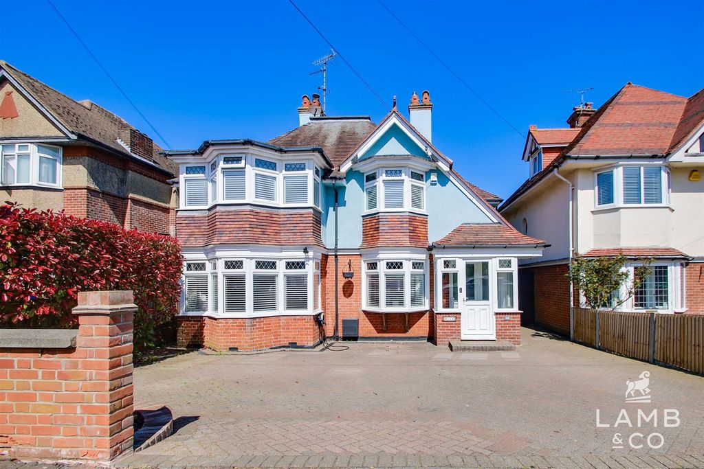 5 bed detached house for saleFronks Road, Dovercourt CO12