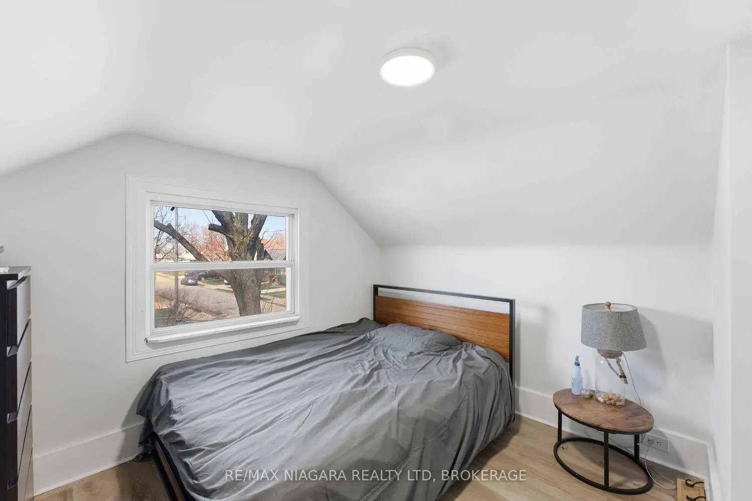 Additional image 9 of 5033 Willmott Street