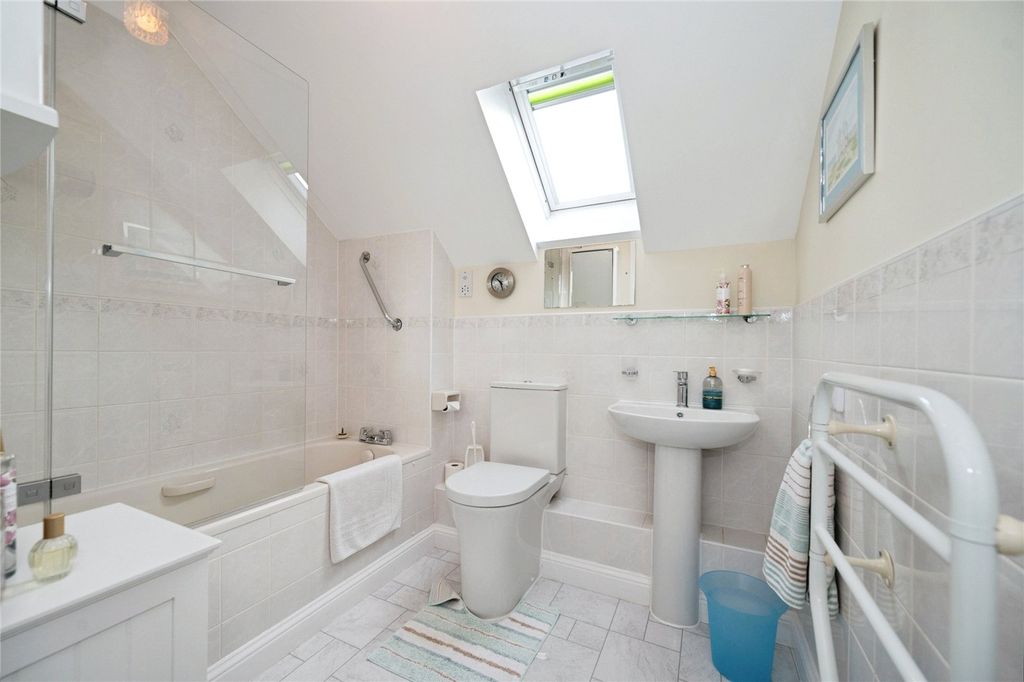 Additional image 8 of 2 bed flat for saleSea Front, Hayling Island, Hampshire PO11