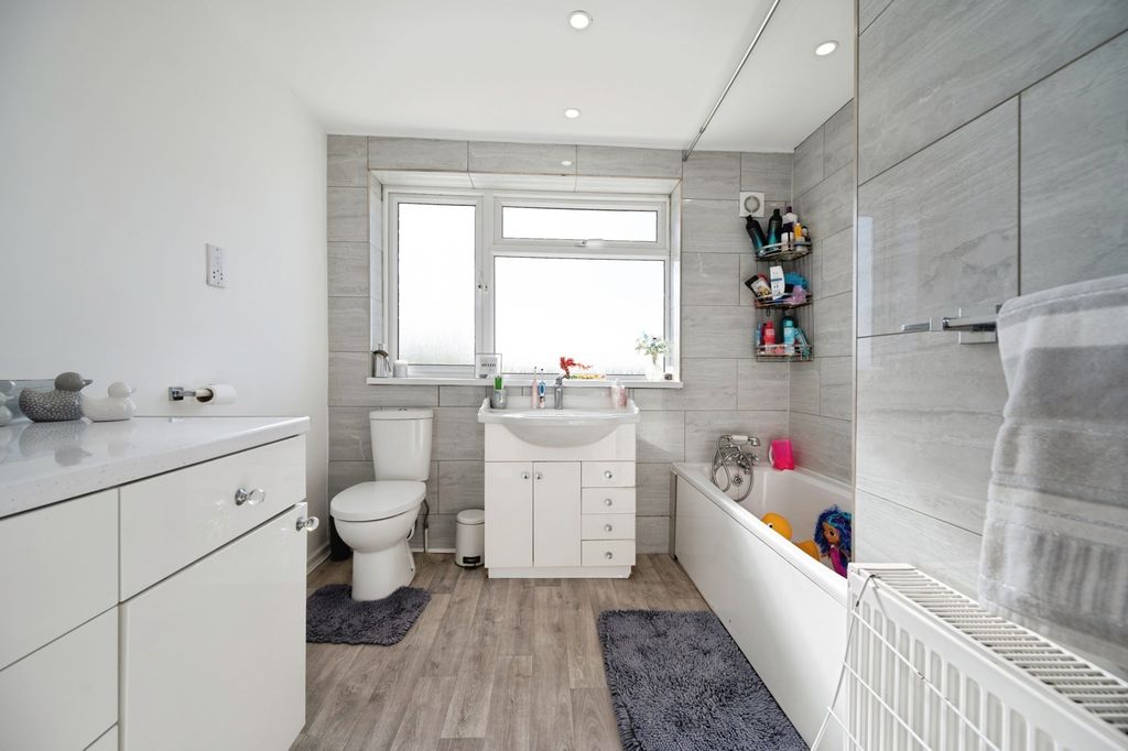 Additional image 10 of 3 bed maisonette for saleRails Lane, Hayling Island, Hampshire PO11