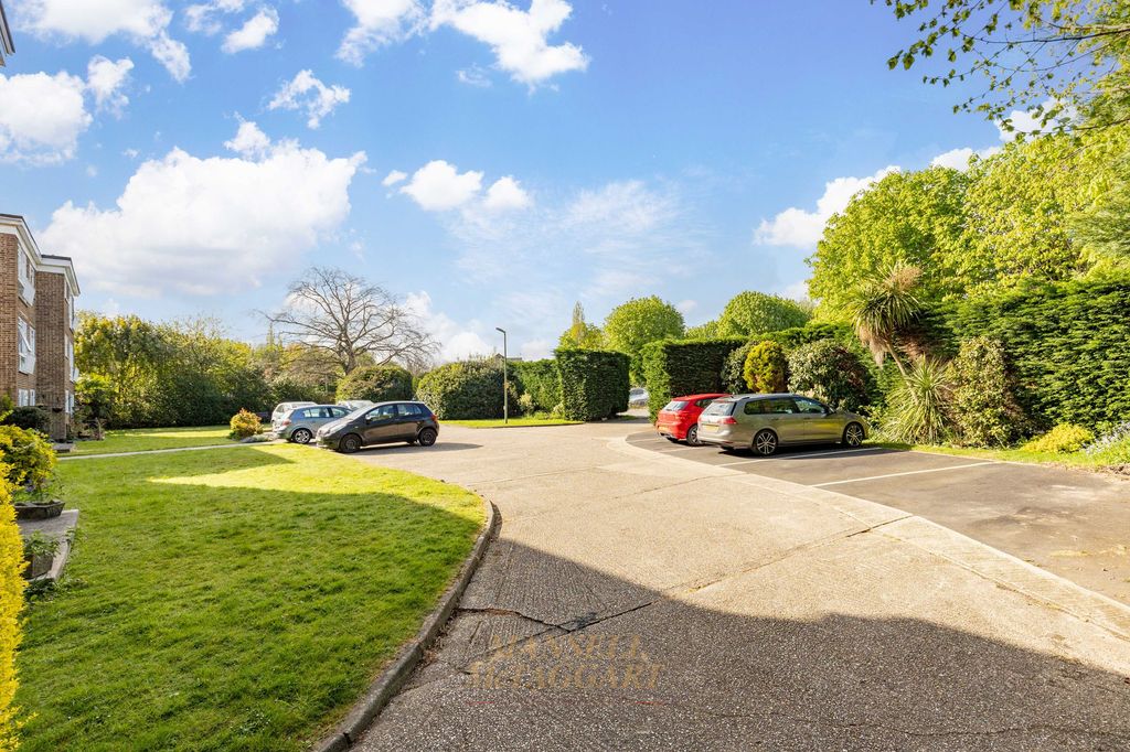 Additional image 14 of 2 bed flat for saleGrovelands, Horley RH6