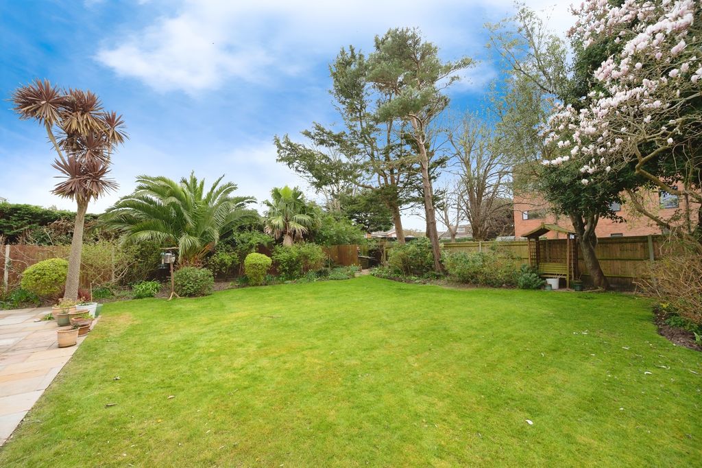 Additional image 6 of 4 bed detached house for saleSt. Helens Road, Hayling Island PO11