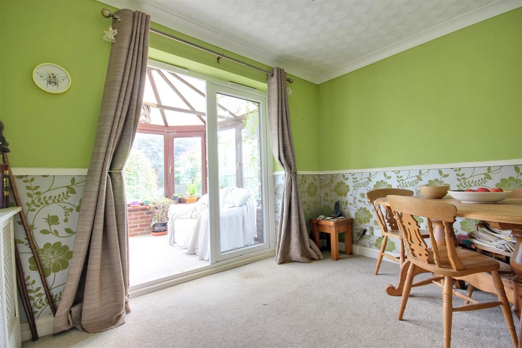 Additional image 4 of 3 bed detached house for saleCheyne Walk, Hornsea HU18