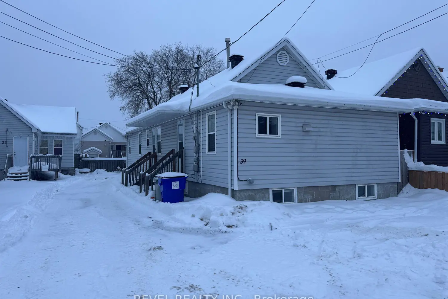 39 Maple Street