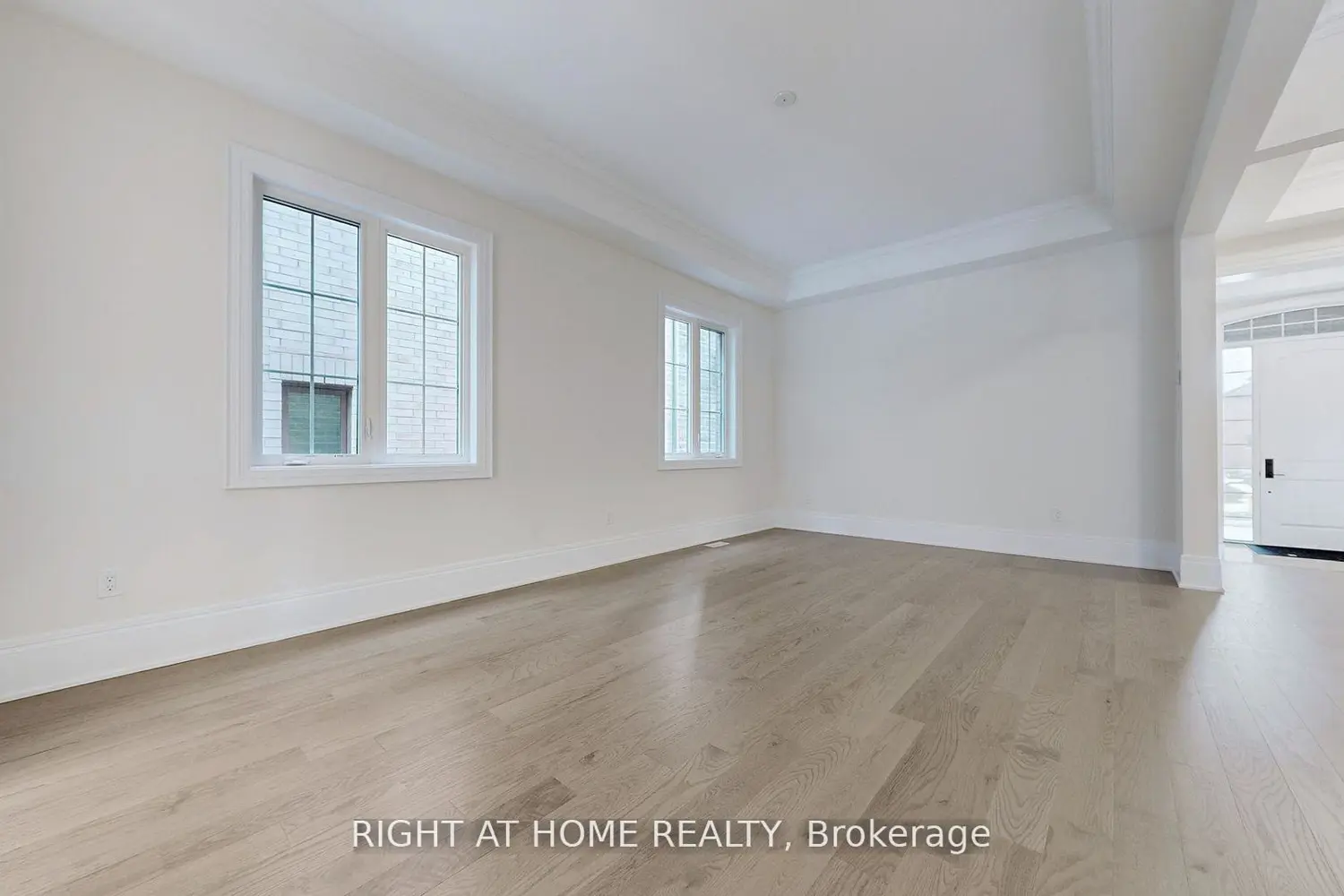 7 Adario Crescent photo 4