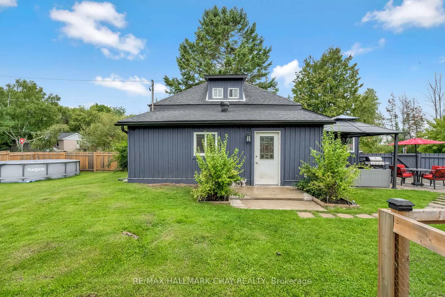 479 Margaret Street photo 3