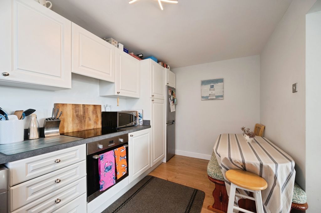 Additional image 5 of 2 bed flat for saleAcasta Court, 188 Southwood Road, Hayling Island, Hampshire PO11