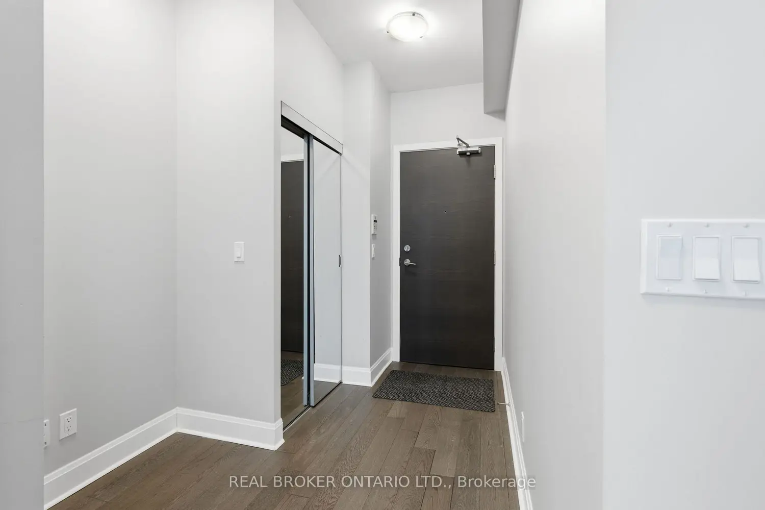 33 Shore Breeze Drive 1801 photo 4