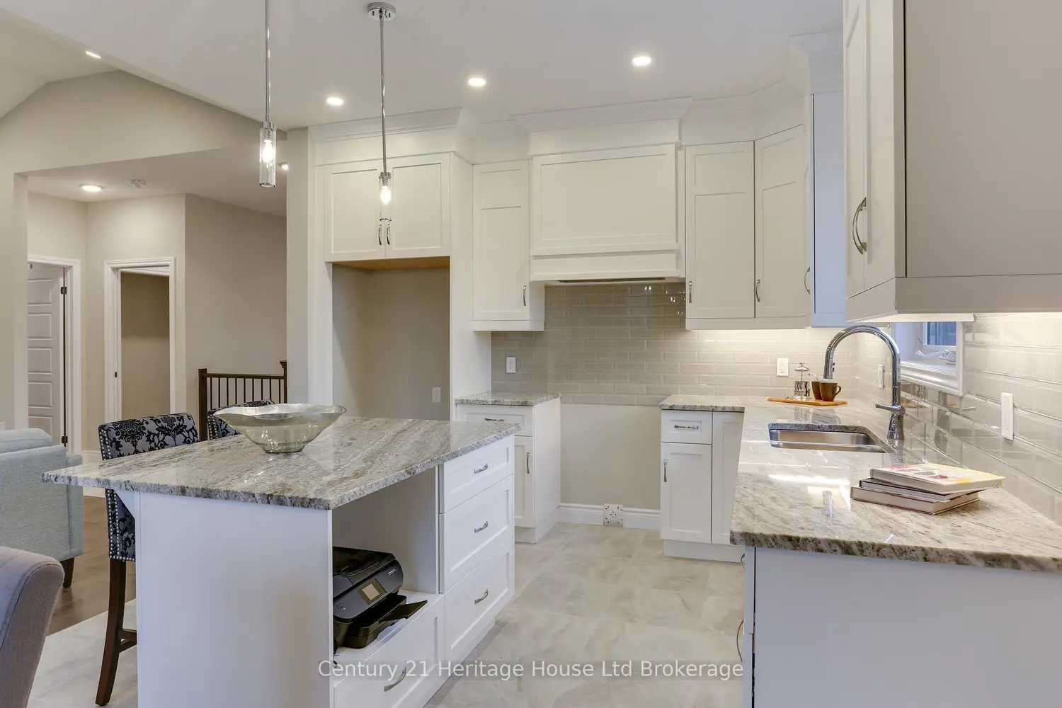 114 Beech Boulevard photo 3