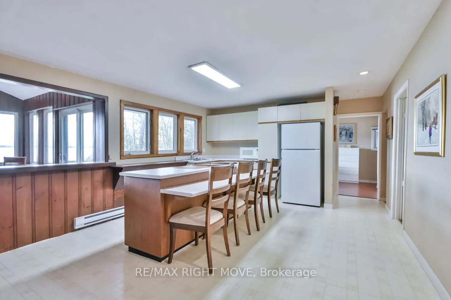 1467 Cunningham Crescent photo 3